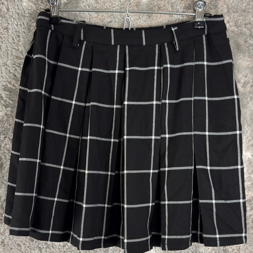Hot Topic Size MD Plaid Pleated Schoolgirl Goth Punk Mini Skirt Black Sleeveless